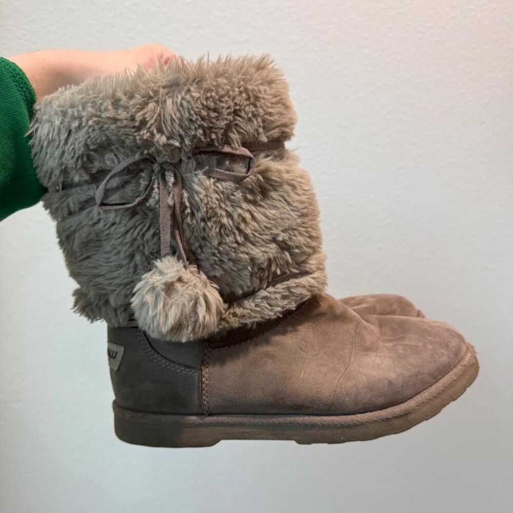 Makaw y2k Faux Fur Lined Boots Pom pom gray Size 5M
